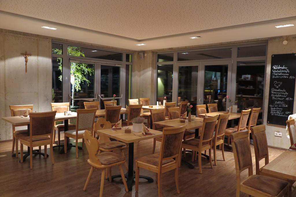 Landgasthof Zum Hirschen Tauberrettersheim Exterior foto